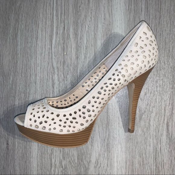 Enzo Angiolini Shoes - NEW Enzo Angiolini Natural Sully Suede Platforms Pumps